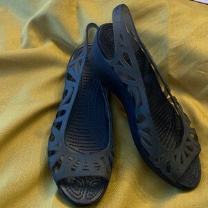 CROCS Women's Black Cutout Sandals size 8